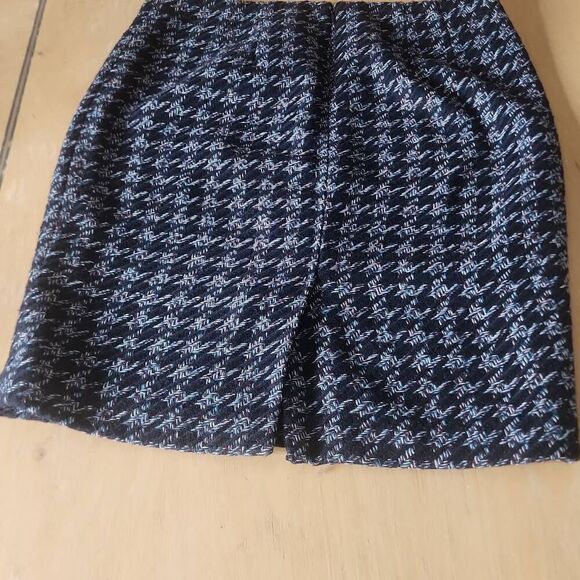 Ann Taylor factory navy blue geometric pencil skirt women's size 4 petite - Picture 2 of 2